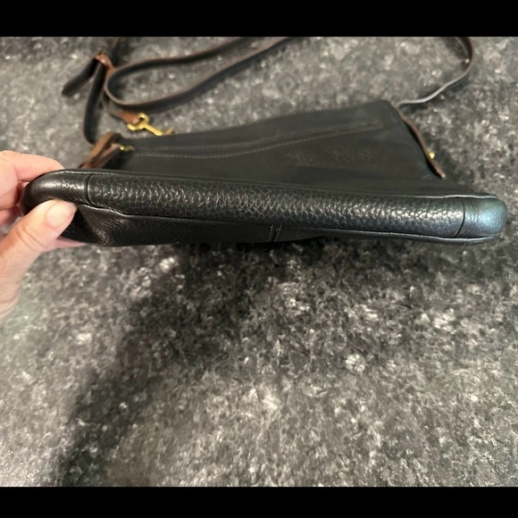 Fossil Pebbled Leather Black Crossbody Bag w/ Tassel Pull - Picture 6 of 14